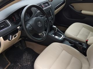 Volkswagen Jetta foto 4