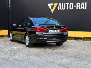 BMW 5 Series foto 8