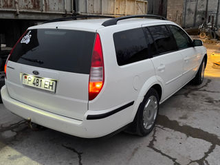 Ford Mondeo foto 2