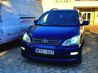 Toyota Avensis Verso foto 5