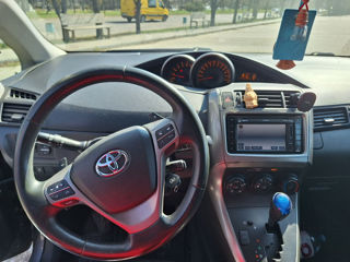 Toyota Verso foto 5