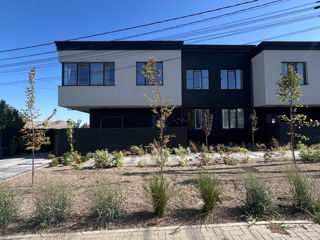 2-комн. кв., 65 м², 2/2 эт.