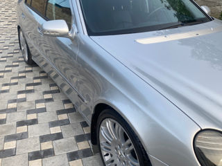 Mercedes E-Class foto 2