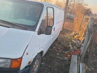 Ford Transit Courier foto 4