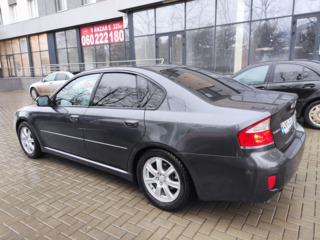 Subaru Legacy foto 3