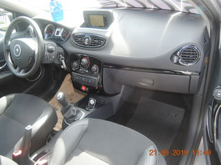 Renault Clio foto 9