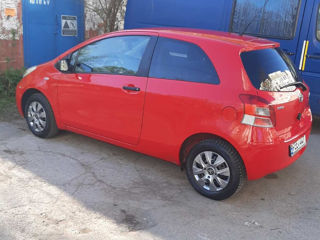 Toyota Yaris foto 2