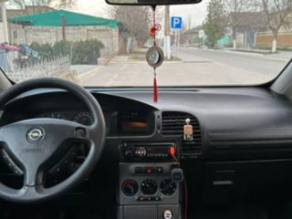 Opel Zafira foto 8