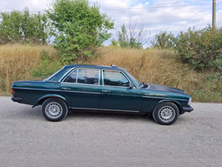 Mercedes Series (W123)