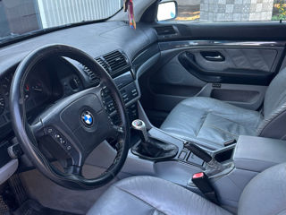 BMW 5 Series foto 7