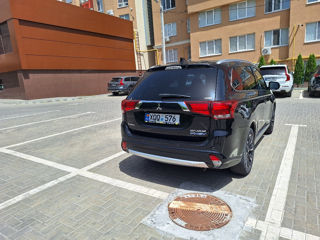 Mitsubishi Outlander foto 4