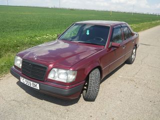 Mercedes Series (W124) foto 1