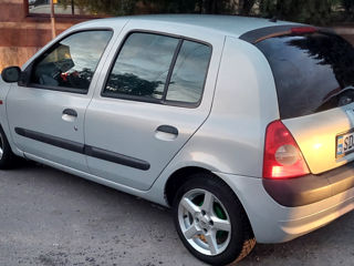 Renault Clio foto 4