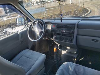 Volkswagen Caravelle foto 7