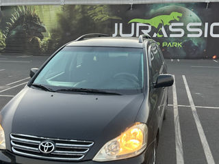 Toyota Avensis Verso foto 4