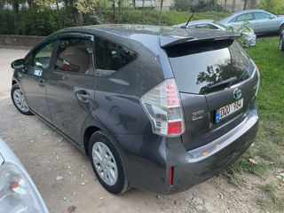 Toyota Prius + foto 9