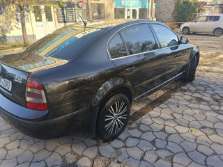 Skoda Superb foto 4