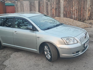 Toyota Avensis foto 4