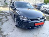 Volkswagen Jetta foto 2