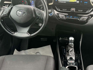 Toyota C-HR foto 8