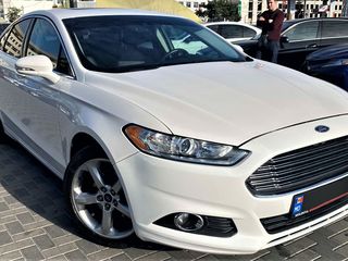 Ford Fusion foto 1