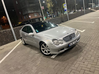 Mercedes C-Class foto 4