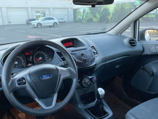 Ford Fiesta foto 3