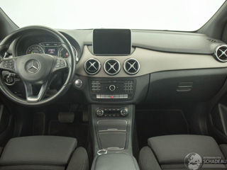 Mercedes B-Class foto 2