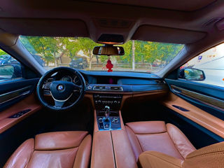 BMW 7 Series foto 2