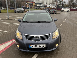 Toyota Avensis foto 2