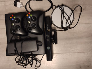 Xbox 360 2 controlere +15 jocuri