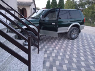 Mitsubishi Pajero Sport foto 3