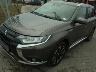 Mitsubishi Outlander foto 3