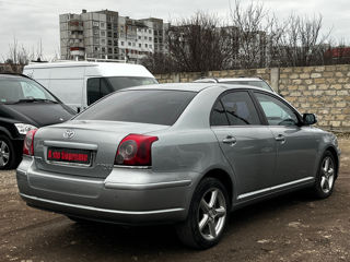 Toyota Avensis foto 6