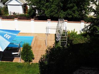 dau in chirie casa pe zi cu piscina si zona barbeque. foto 2