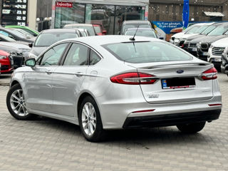 Ford Fusion foto 5