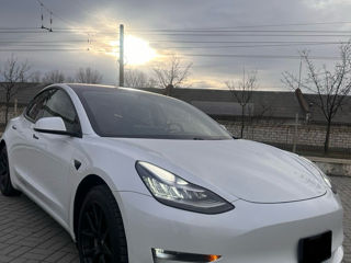 Tesla Model 3 foto 2