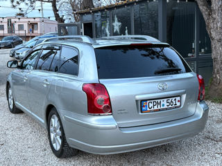 Toyota Avensis foto 7