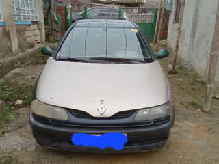 Renault Laguna foto 2