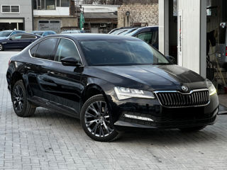 Skoda Superb foto 1