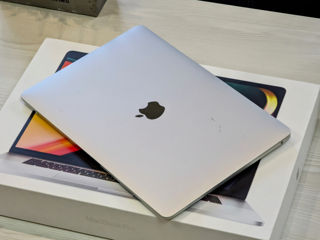 MacBook Air Retina 2019 (Core i5 8210Y/8Gb Ram/128Gb SSD/UHD Graphics/13.3" Retina) foto 14