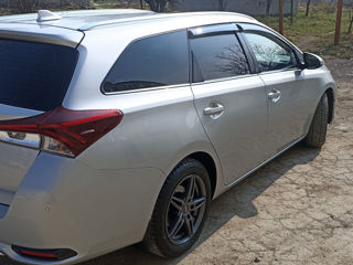 Toyota Auris foto 1