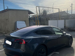 Tesla Model 3 foto 2