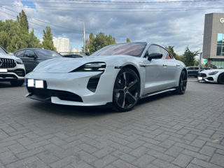 Porsche Taycan foto 2