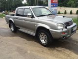 Mitsubishi L foto 1