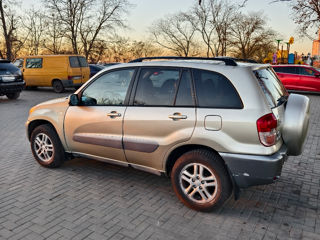 Toyota Rav 4 foto 4