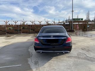 Mercedes E-Class foto 2