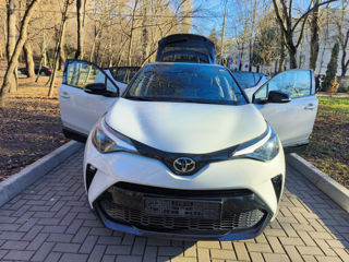 Toyota C-HR foto 1