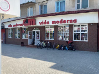 magazinul in centrul orașului Glodeni