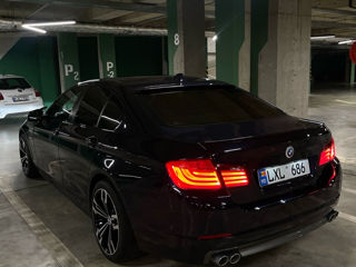 BMW 5 Series foto 5